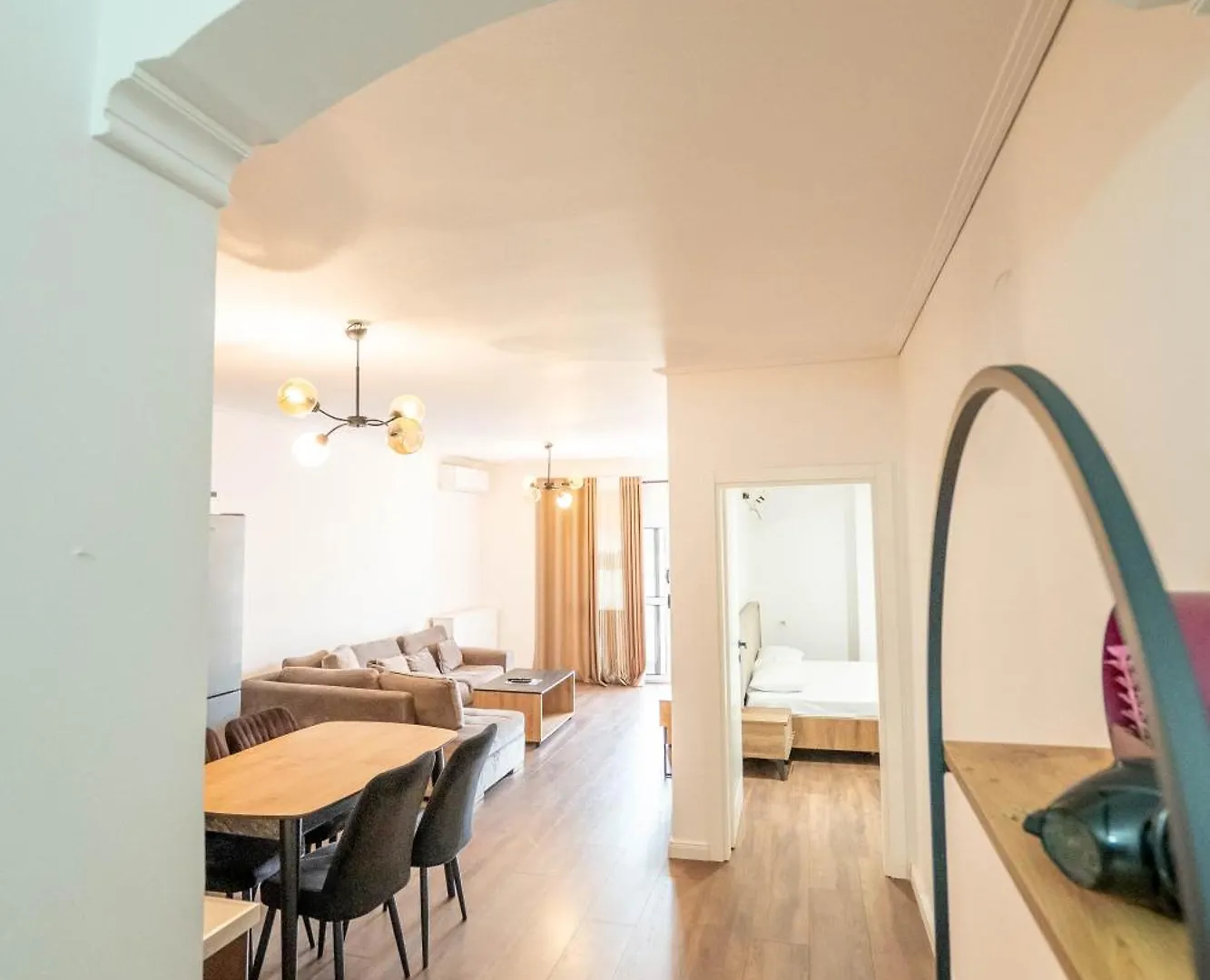 Tirent Apartment - Komuna E Parisit, Central 2 Tirana 0*,