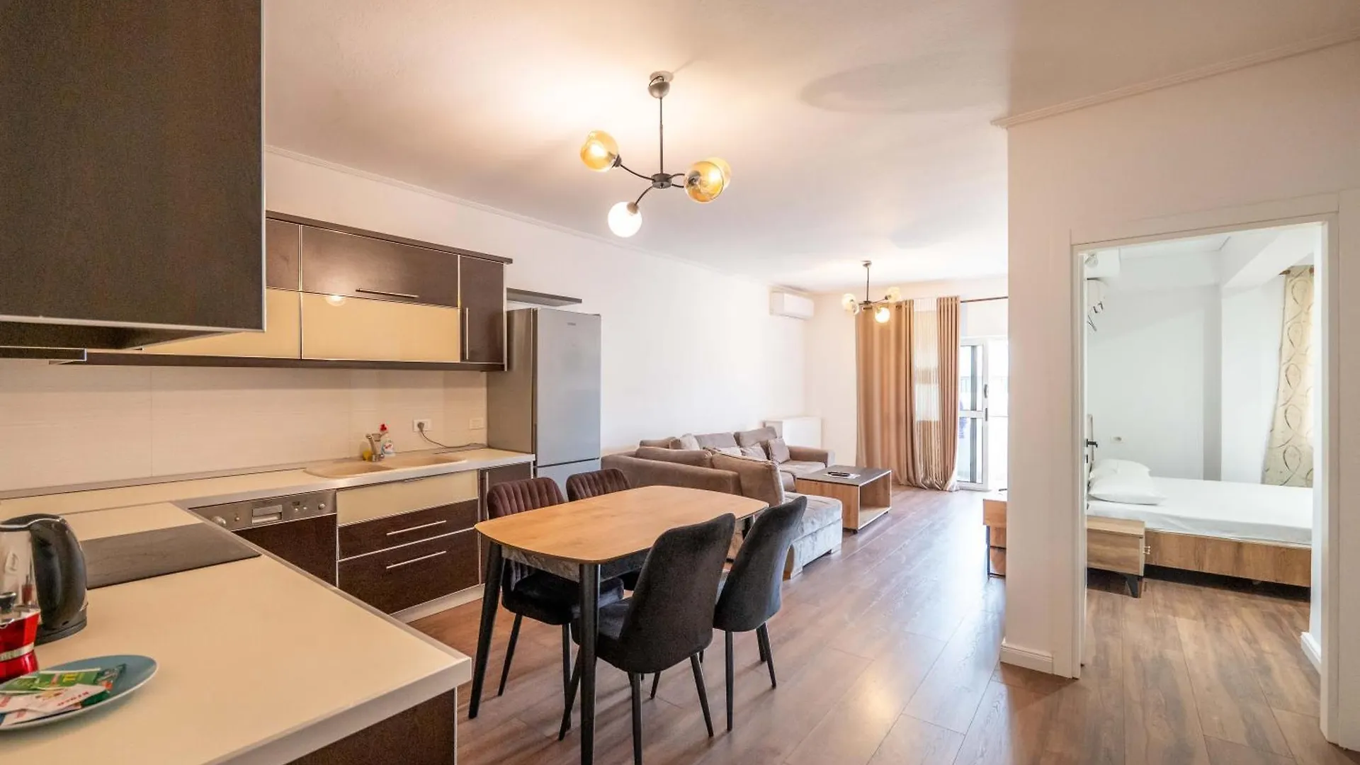 Tirent Apartment - Komuna E Parisit, Central 2 Tirana 0*,  Albania