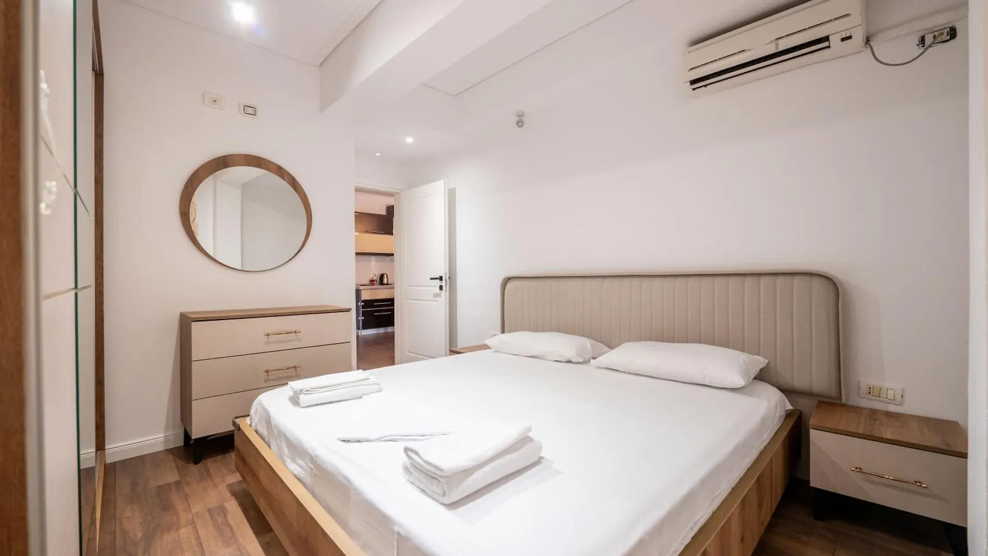 Tirent Apartment - Komuna E Parisit, Central 2 Tirana
