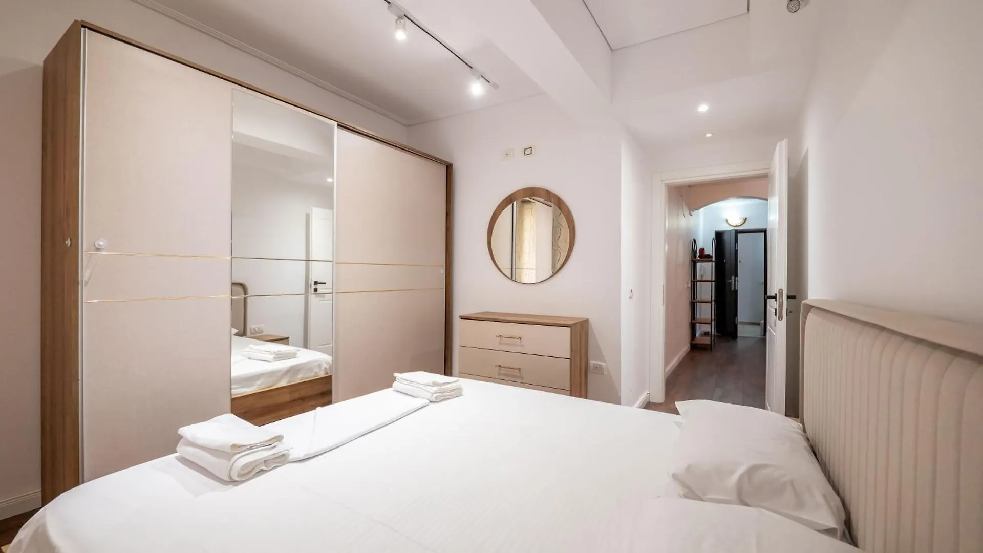 Tirent Apartment - Komuna E Parisit, Central 2 Tirana Albania