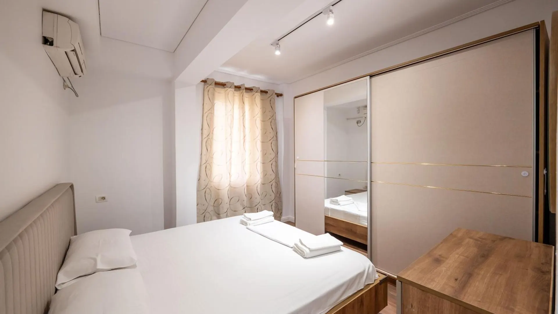 Tirent Apartment - Komuna E Parisit, Central 2 Tirana